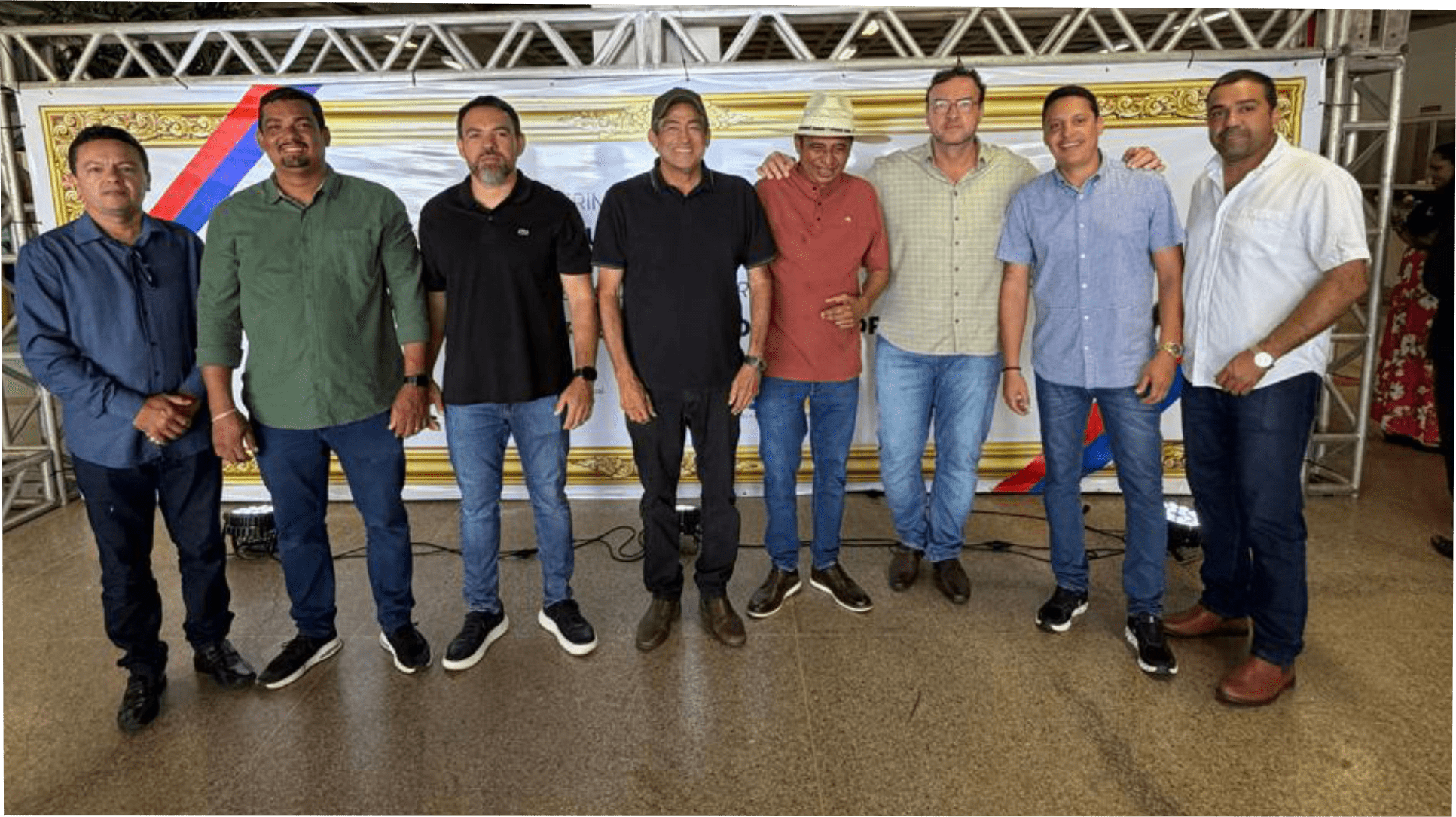 Prefeito Jorge Vieira e comitiva de vereadores de Vila Nova dos Martírios durante agenda institucional em Imperatriz com o governador Carlos Brandão