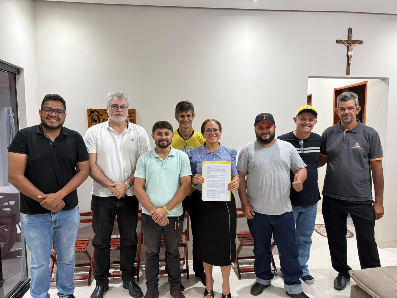 Prefeita Tota e vereador Ottoma durante reunião sobre a criação das APAs na região do Bico do Papagaio