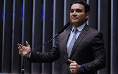 Celso Sabino durante evento político com apoiadores