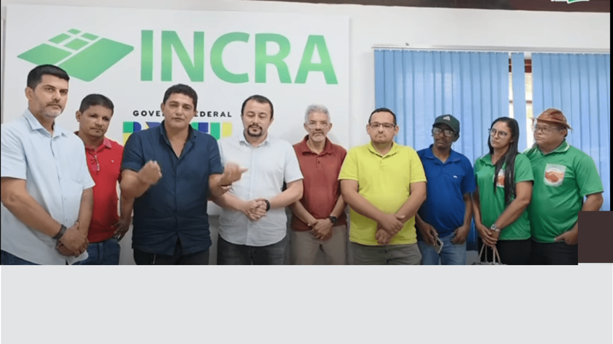 Prefeito de Bom Jesus do Tocantins participa de ação com o INCRA para entrega de títulos de terra a agricultores