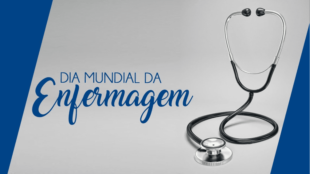 Profissionais da enfermagem durante atendimento em hospital